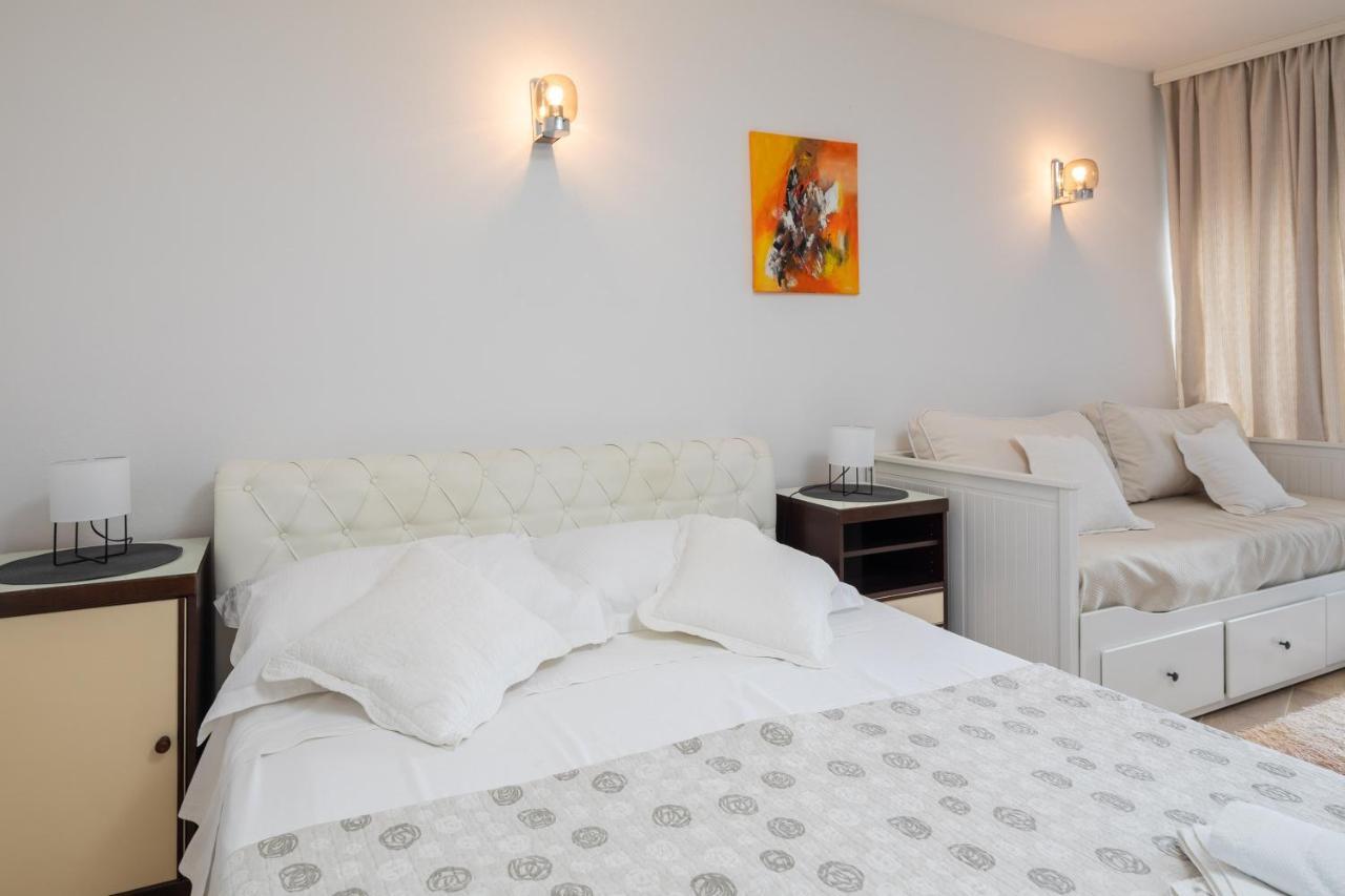 Caleta Seaview - Pool & Jacuzzi