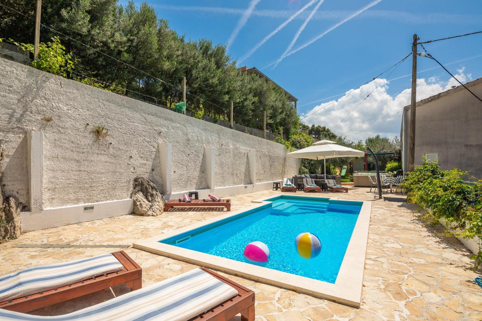 Caleta Seaview - Pool & Jacuzzi